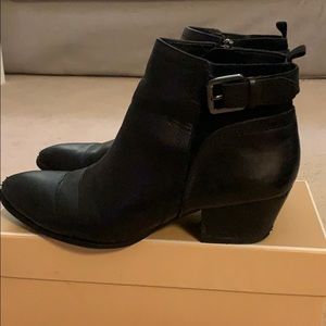 Franco Sarto Leather Shoe in Black, Size: 8.5